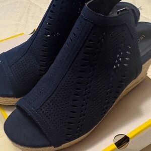 Stylish Navy Perforated Wedges